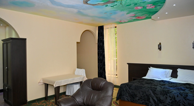 Двухместный люкс с красивым видом из окна Mayisyan Kamurj Hotel