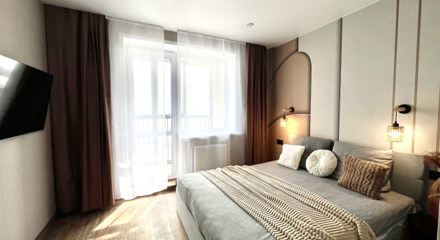 Uyutnaya Yevrodvushka S Vidom Na Prud Flat, Prenota Appartamento Hotel a Udmurtia con parcheggio, Parcheggio