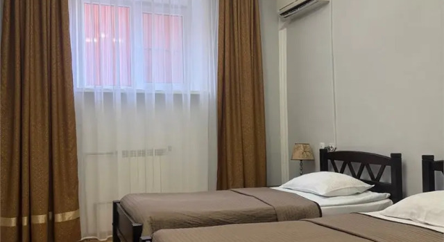 Четырёхместный семейный номер Comfort с 2 комнатами Отель Планета Люкс