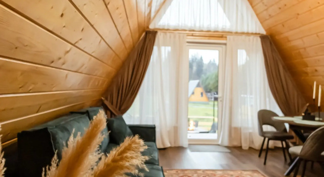 A-frame Petrol iz Dereva 4-kh Mestny River Private House, Buchen Sie Ferienhaus Hotels in Oblast Moskau mit Parkplatz, Parkplätze