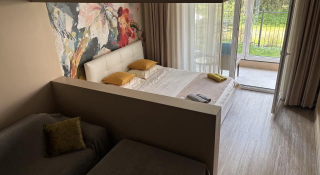 Апартаменты на пляже Kranzbeach, Забронировать Апартаменты/квартира Отели Зеленоградска с парковкой, рядом с Преображенский собор, Парковка