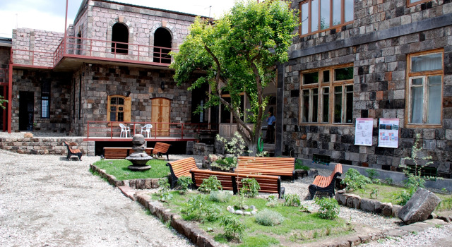 Villa Kars Mini-Hotel, Book Villa Villaer i Shirak region, Villa
