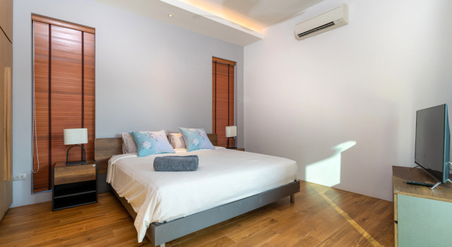 Вилла Вилла 3BR Family Villa - Pool NaiHarn Rawai