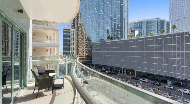 Апартаменты WelHome - Urban Oasis Apartment With Perfect View