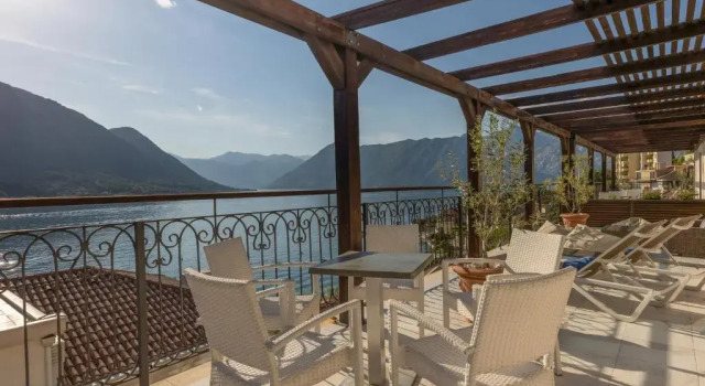 Люкс с 2 комнатами с видом на море HUMA Kotor Bay Hotel and Villas