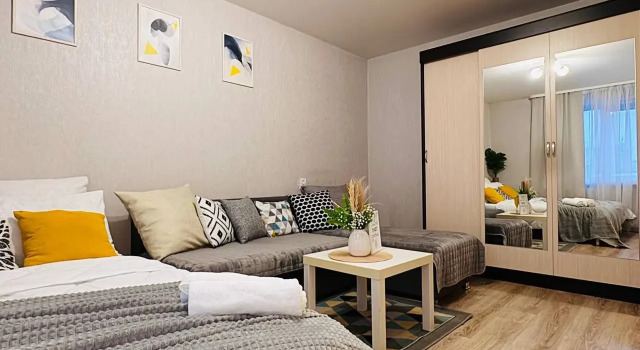 Novaya Kvartira ot Olimp Flat, Prenota Appartamento Hotel a Udmurtia con parcheggio, Parcheggio