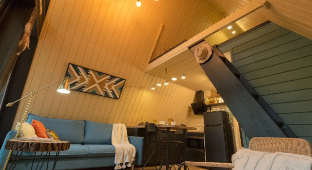 A-frame (black) 50m2 Chalet, Reserva ahora Chalet de montaña Ohlebinino Iglinsky District