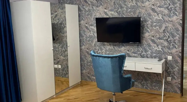 Люкс с балконом и с красивым видом из окна Апартаменты Три Стиля у Цветника