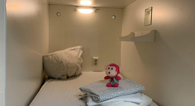 Capsula maschile Standard BaumanSKYya Hostel
