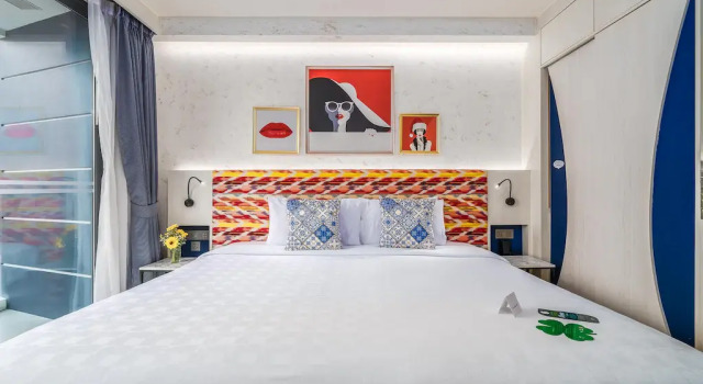 Двухместный номер Premier с балконом и с видом на город Hotel Clover Patong Phuket