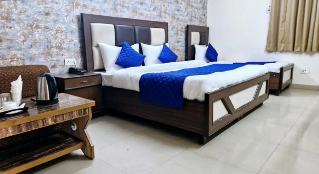 Семейный номер Standard Отель Airport Mayank Residency