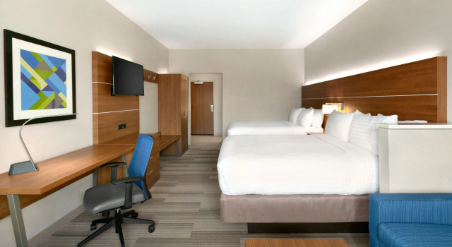 Четырёхместный номер Standard Holiday Inn Express & Suites Salisbury by IHG