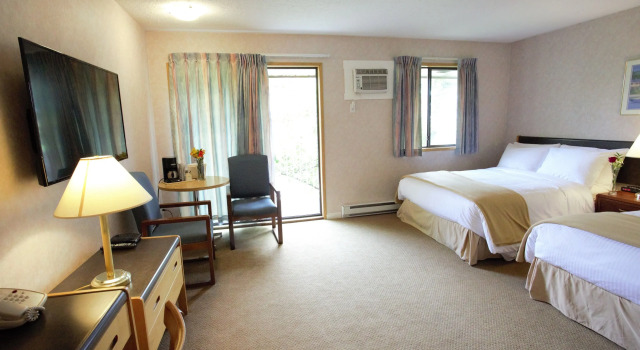Двухместный номер Deluxe с балконом Dilworth Inn Kelowna