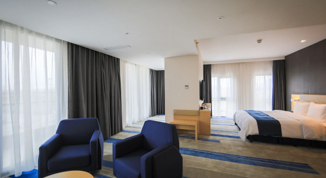 Люкс Holiday Inn Express Shanghai Pujiang by IHG