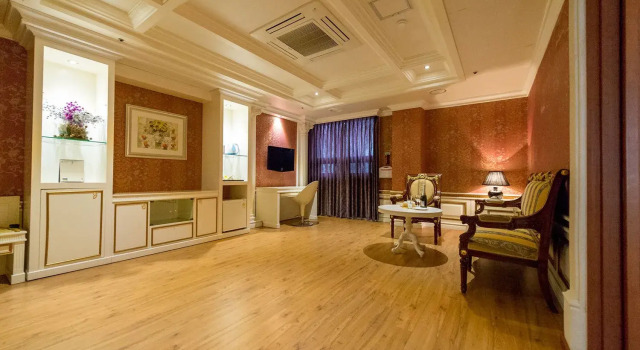 Люкс Royal Gwangju Prado Hotel