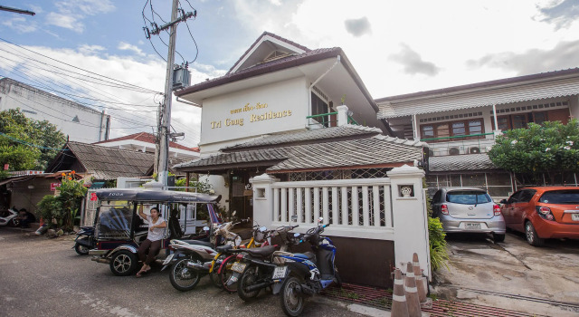 ZEN Rooms Sripoom Soi 1, Забронировать Отель Чиангмай провинция Чианг Май, рядом с City Art &amp; Cultural Centre