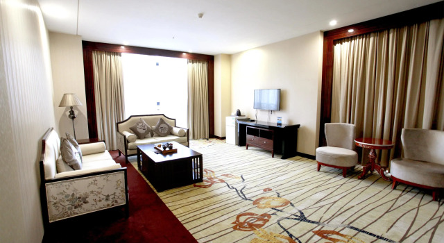 Люкс Liang Fan Holiday Inn