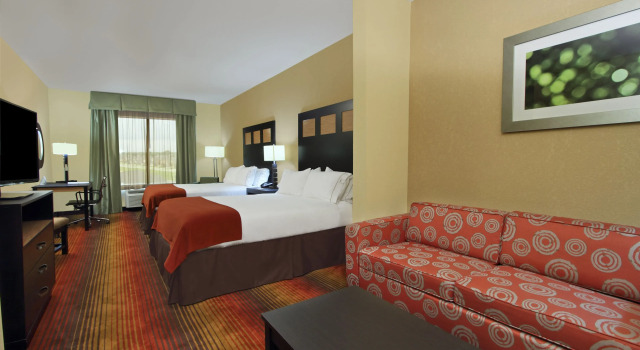 Четырёхместный люкс Holiday Inn Express & Suites Houston East - Baytown by IHG