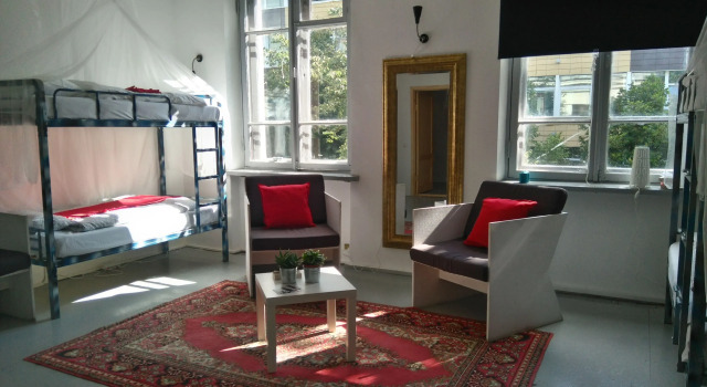Кровать в общем номере (женский номер) Hostel B&B&B&B&B - Adult Only