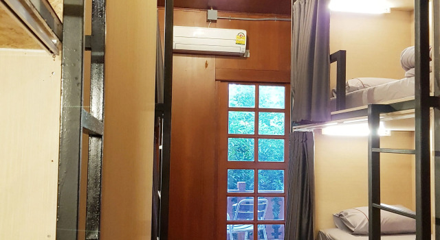 Кровать в общем номере (женский номер) Norn Plearn Hostel