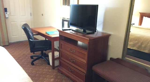 Двухместный номер Standard Quality Inn & Suites Hanes Mall