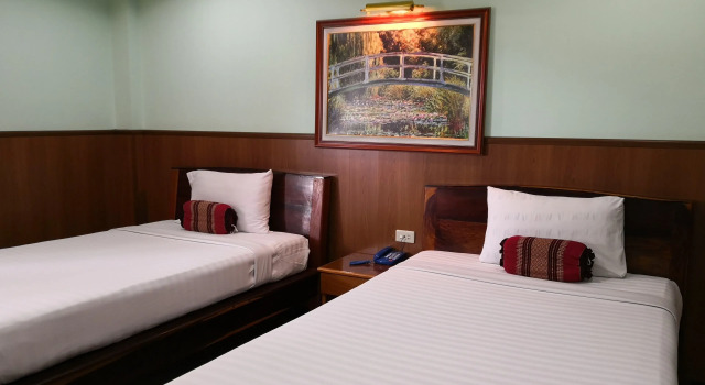 Двухместный номер Standard Phadaeng Hotel