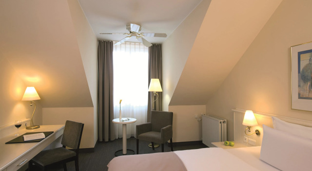 Номер Standard Courtyard by Marriott Schwerin