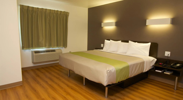 Четырёхместный семейный люкс Duchesne Inn Extended Stay