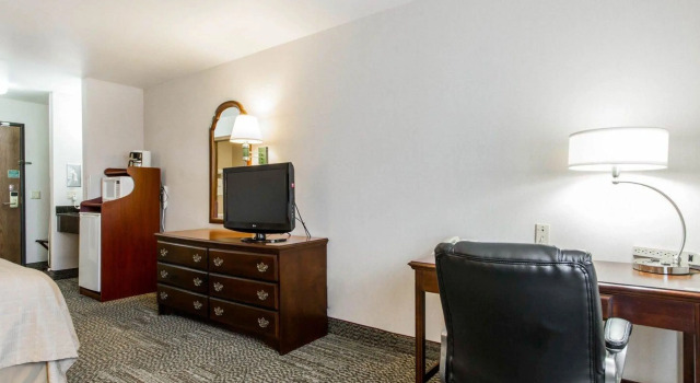 Двухместный номер Standard Quality Inn & Suites Stoughton - Madison South