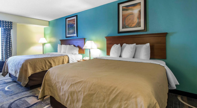Четырёхместный номер Standard Quality Inn & Suites Memphis East