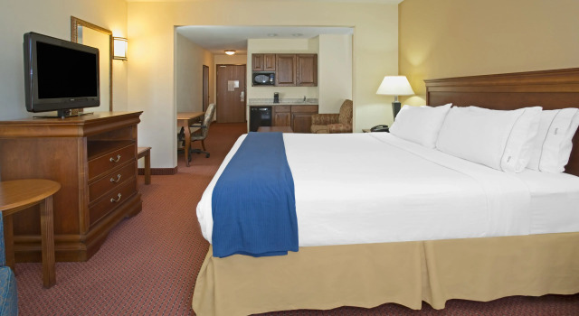 Двухместный люкс Holiday Inn Express Hotel & Suites Las Vegas NM by IHG
