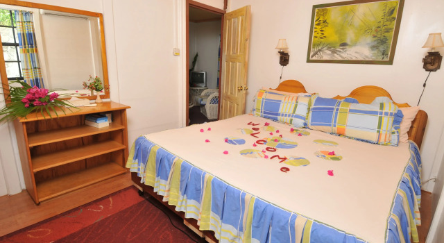 Коттедж Hummingbird Beach Resort