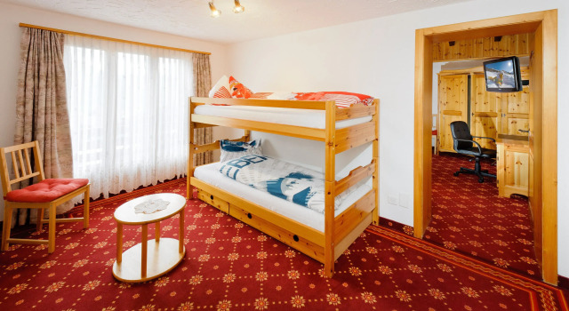 Трёхместный номер Standard Hotel Alpina