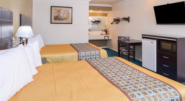 Четырёхместный номер Standard Atascadero Inn