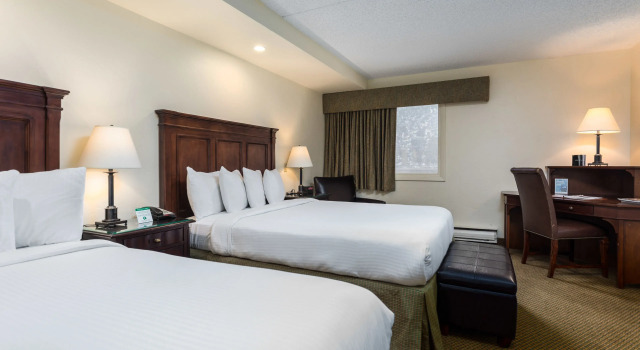 Четырёхместный номер Standard с видом на горы Evergreen Lodge at Vail