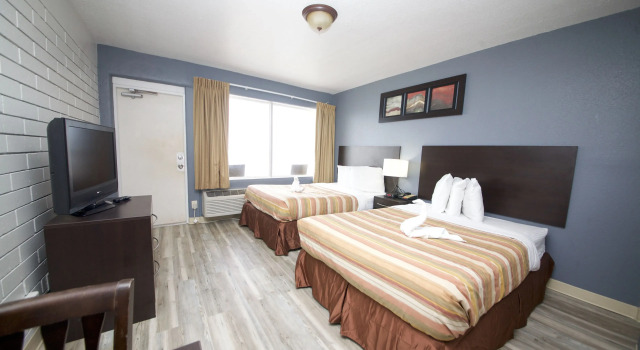 Четырёхместный номер Standard Beach House Inn with POOL & Beach Access