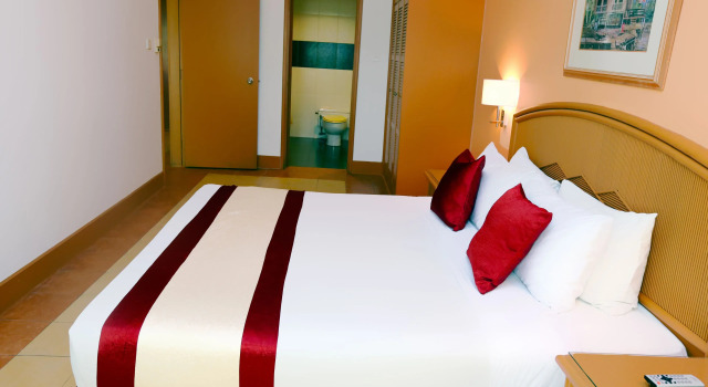 Люкс M Suites Hotel