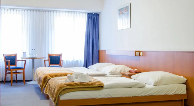 Habitación triple Económica Hotel Inos