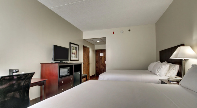 Четырёхместный номер Standard Holiday Inn Express Marshfield - Springfield Area by IHG