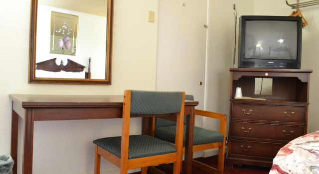 Четырёхместный номер Standard Budget Inn