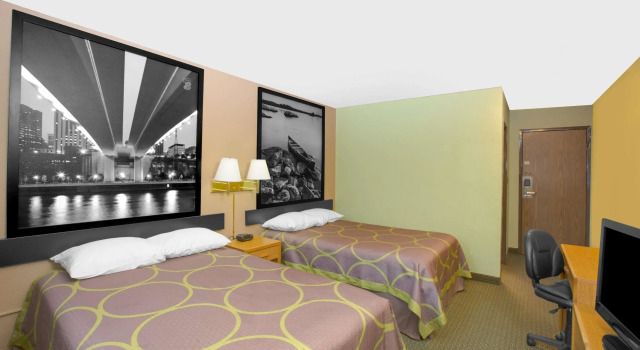 Четырёхместный номер Standard Super 8 by Wyndham Worthington Minnesota