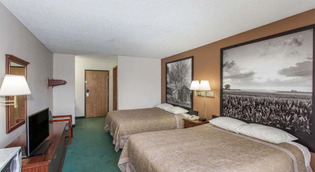 Четырёхместный номер Standard Super 8 by Wyndham Richmond