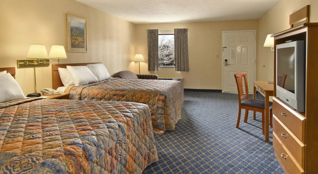 Номер Standard Days Inn by Wyndham Asheville Downtown North