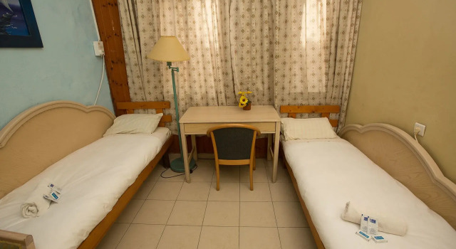 Habitación Económica Momos Hostel