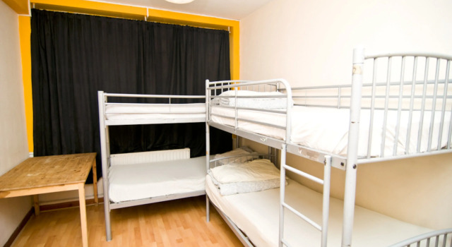Кровать в общем номере Kensal Green Backpackers 1