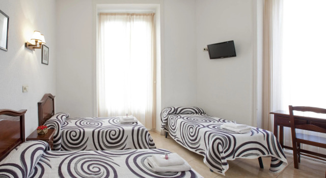 Трёхместный номер Standard Hostal Condestable