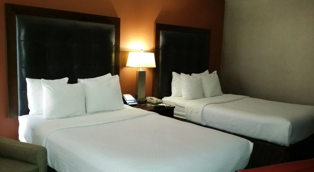 Четырёхместный номер Executive Wyndham Sacramento