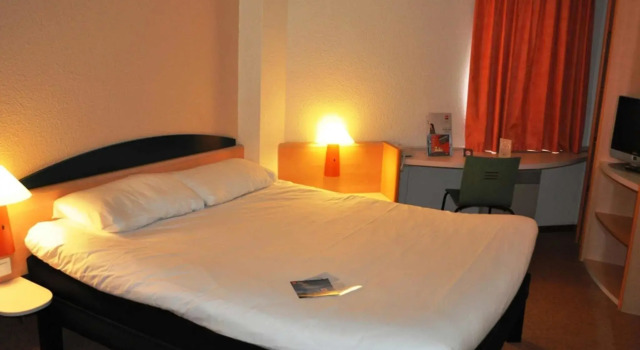 Hotel ibis Autun, Book Hotel Hoteller i Autun med pool, Swimmingpool