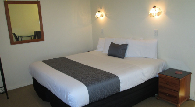 Студия Shortland Court Motel