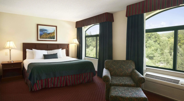 Двухместный люкс Comfort Inn & Suites Lake George